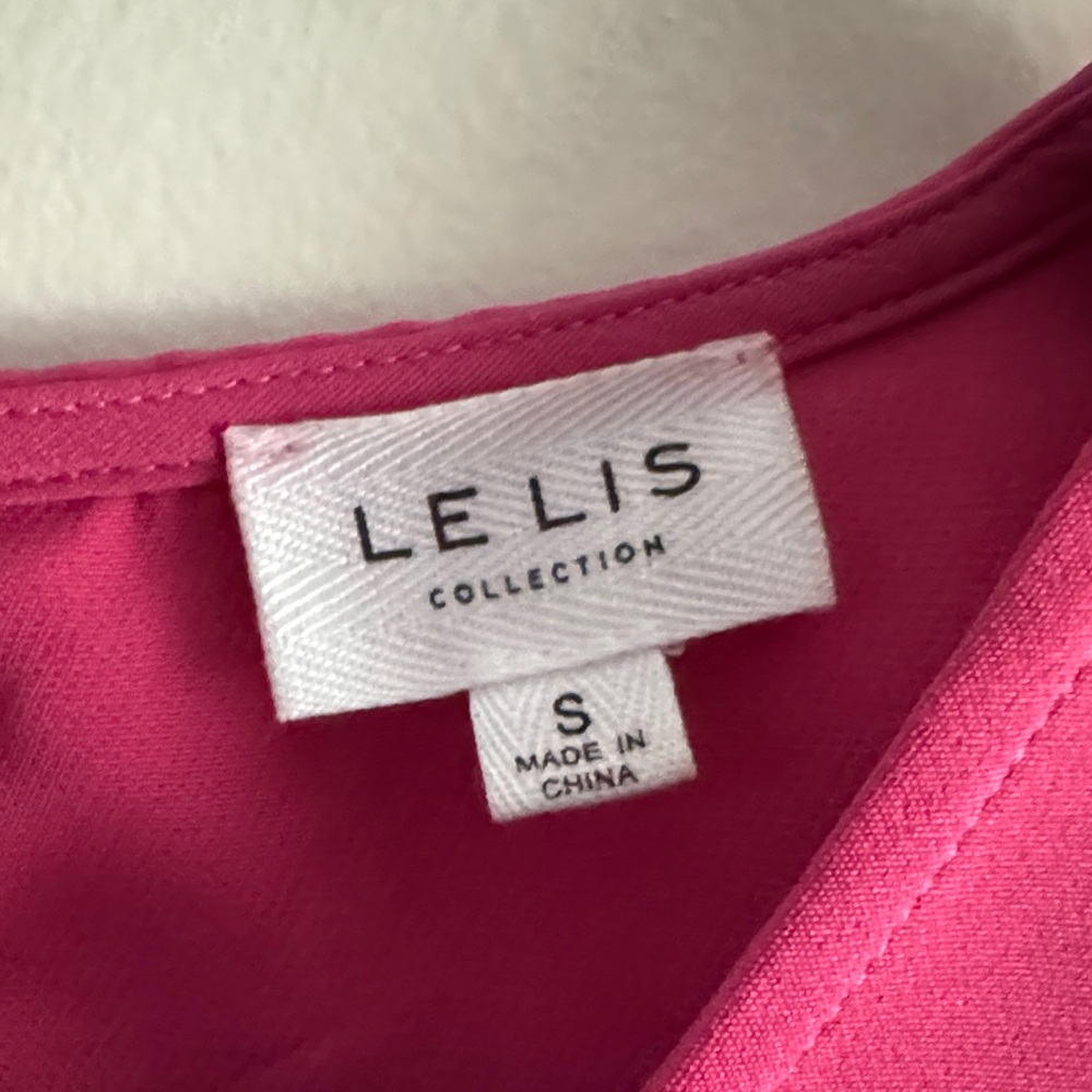 Le Lis Vibrant Pink Top - Picture 2 of 2